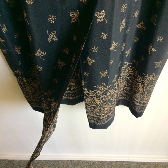 Norton Plus Size Border Print Skirt Black and Tan - Picture 3 of 6